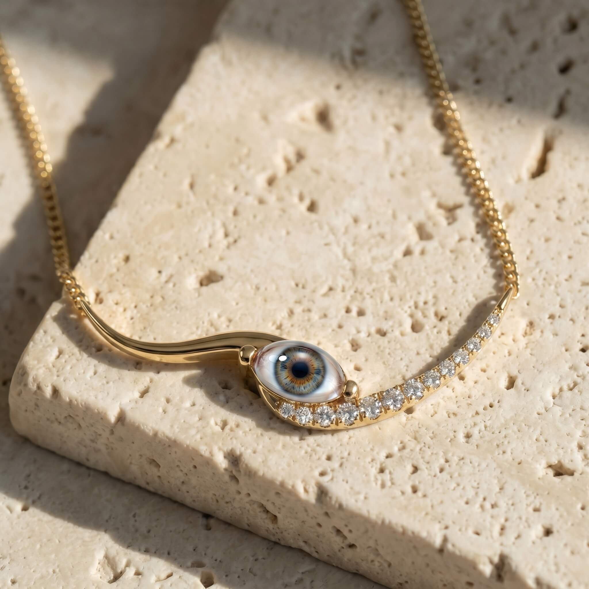 Vowline Eye Necklace