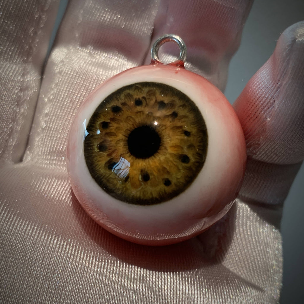 Brown Hazel Gaze Necklace